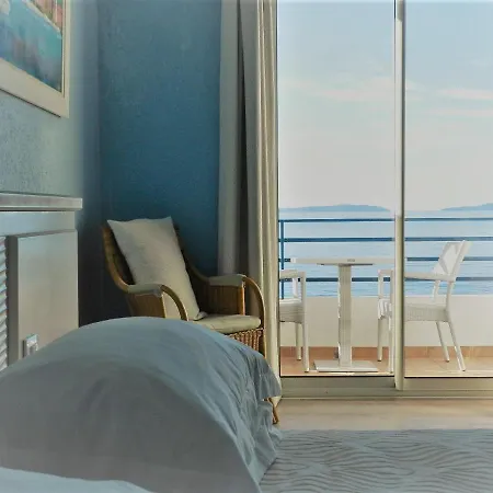 Hotel Grand Moriaz Le Lavandou